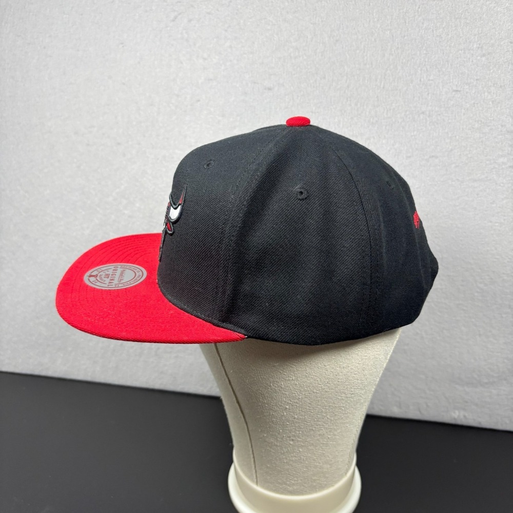 Chicago Bulls Mitchell & Ness Snapback Hat Black Red NBA Basketball Original Fit - Picture 2 of 7